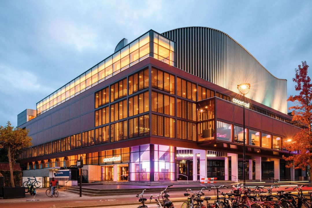 Schouwburg Concertzaal LR | Schouwburg Concertzaal - Kunstscene